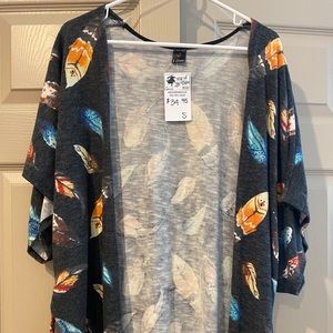 Lt Grey w/multi-color feathers open & flowy top.